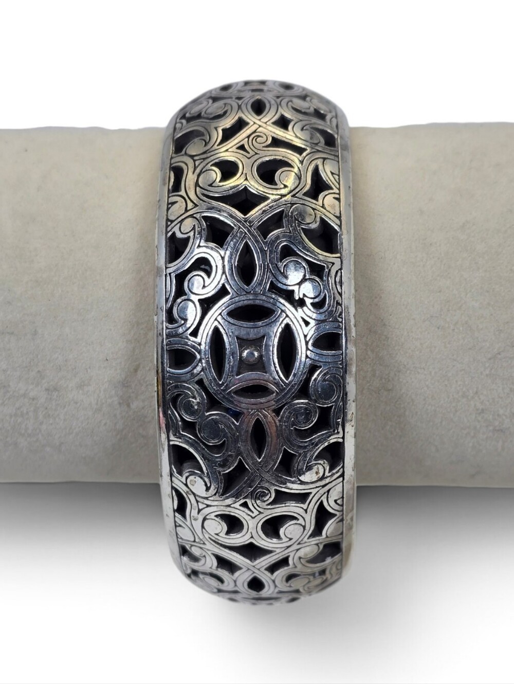 Brighton Wide Silver Tone Openwork Filigree Bangle Bracelet Signed - Picture 14 of 15
